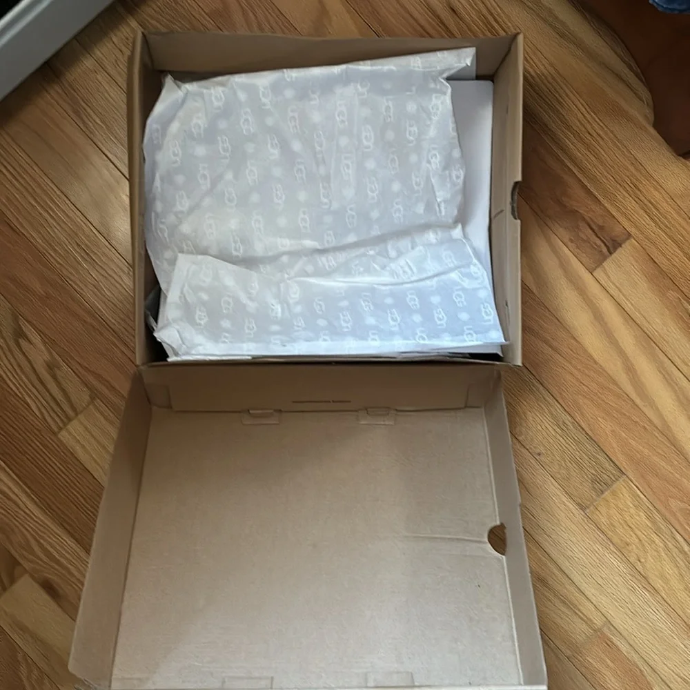 UGG classic mini